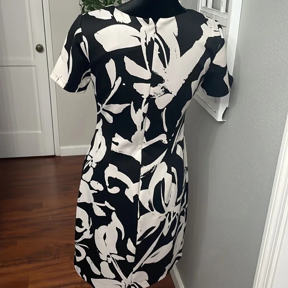 Vince Camuto Floral Dress Stretch Short Sleeve White Black - Picture 4 of 7